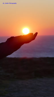 Die Sonne auf der Hand getragen