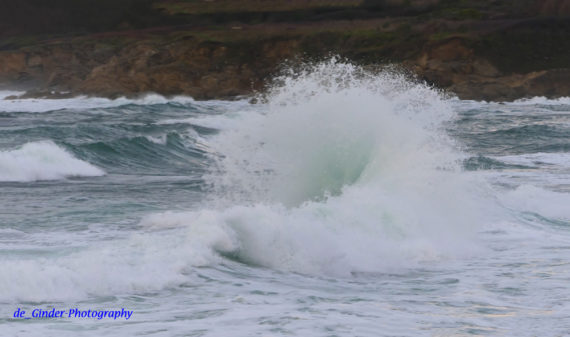 Eine Welle auf Cap Sizun